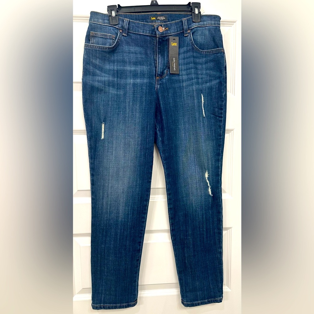 NWT Lee Relaxed Fit Girlfriend Mid Rise Jeans with size 10 medium